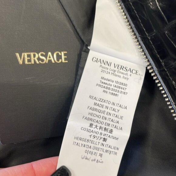 Runway Versace Crocodile-Embossed Midi Skirt - Picture 16 of 17